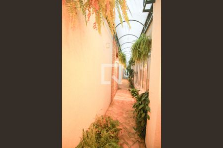 Casa à venda com 590m², 4 quartos e 4 vagas Casa à venda com 590m², 4 quartos e 4 vagasÁrea comum