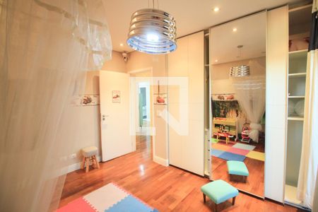 Casa à venda com 590m², 4 quartos e 4 vagas Casa à venda com 590m², 4 quartos e 4 vagasQuarto 2