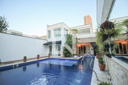 Casa à venda com 590m², 4 quartos e 4 vagas Casa à venda com 590m², 4 quartos e 4 vagasÁrea comum