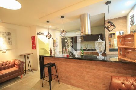 Casa à venda com 590m², 4 quartos e 4 vagas Casa à venda com 590m², 4 quartos e 4 vagasÁrea comum