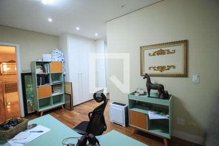 Casa à venda com 590m², 4 quartos e 4 vagas Casa à venda com 590m², 4 quartos e 4 vagasQuarto 4