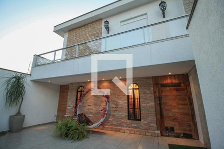 Casa à venda com 590m², 4 quartos e 4 vagas Casa à venda com 590m², 4 quartos e 4 vagasÁrea comum