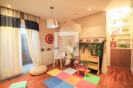 Casa à venda com 590m², 4 quartos e 4 vagas Casa à venda com 590m², 4 quartos e 4 vagasQuarto 2