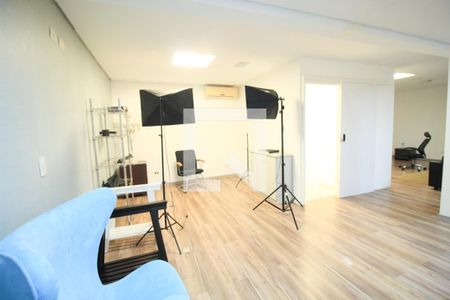 Casa à venda com 590m², 4 quartos e 4 vagas Casa à venda com 590m², 4 quartos e 4 vagasÁrea comum