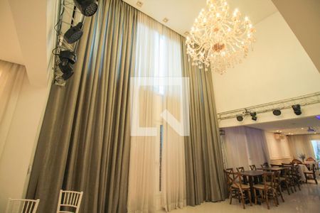 Sala de casa à venda com 4 quartos, 590m² em Vila Bertioga, São Paulo