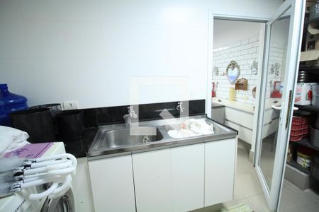 Casa à venda com 590m², 4 quartos e 4 vagasÁrea de Serviço