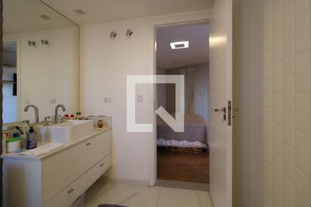 Apartamento à venda com 110m², 3 quartos e 2 vagasBanheiro da Suíte