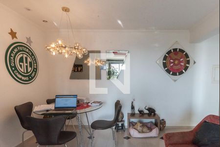 Sala de apartamento à venda com 2 quartos, 68m² em Vila Marieta, Campinas