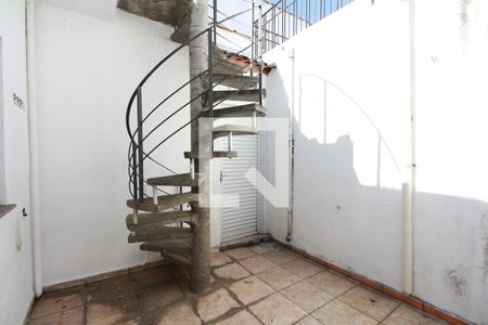 Casa à venda com 204m², 4 quartos e 2 vagasEscada