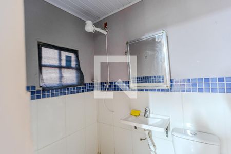 Banheiro de casa para alugar com 2 quartos, 55m² em Vila São José, Porto Alegre