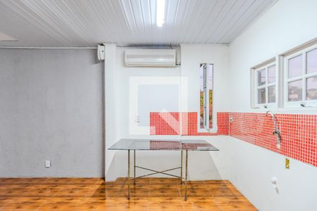 Cozinha de casa para alugar com 2 quartos, 55m² em Vila São José, Porto Alegre