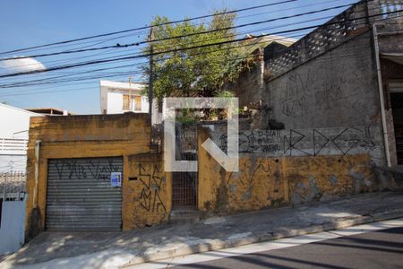 Casa à venda com 240m², 3 quartos e 1 vaga Casa à venda com 240m², 3 quartos e 1 vagaFachada