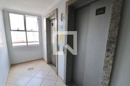 Apartamento para alugar com 70m², 2 quartos e 1 vagaElevadores