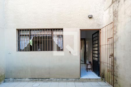 Casa para alugar com 111m², 2 quartos e 4 vagas Casa para alugar com 111m², 2 quartos e 4 vagasQuintal