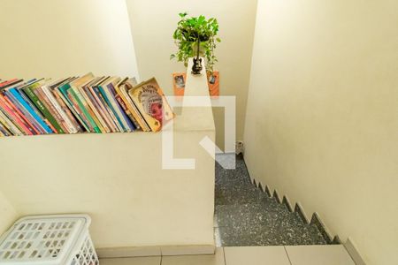 Casa para alugar com 111m², 2 quartos e 4 vagas Casa para alugar com 111m², 2 quartos e 4 vagasEscada