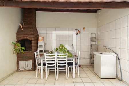 Casa para alugar com 111m², 2 quartos e 4 vagas Casa para alugar com 111m², 2 quartos e 4 vagasQuintal