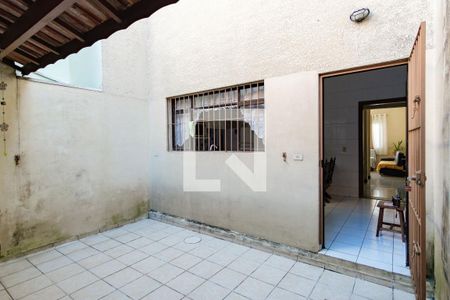 Casa para alugar com 111m², 2 quartos e 4 vagas Casa para alugar com 111m², 2 quartos e 4 vagasQuintal