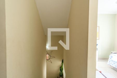 Escada de casa para alugar com 2 quartos, 111m² em Penha de França, São Paulo
