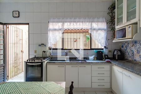 Casa para alugar com 111m², 2 quartos e 4 vagas Casa para alugar com 111m², 2 quartos e 4 vagasCozinha