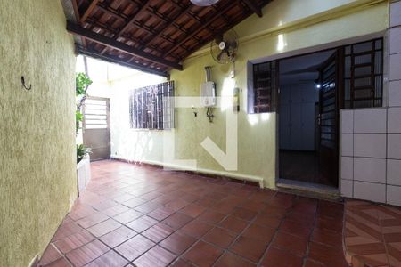 Casa para alugar com 200m², 2 quartos e 2 vagasÁrea de serviço