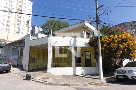 Casa para alugar com 200m², 2 quartos e 2 vagasFachada