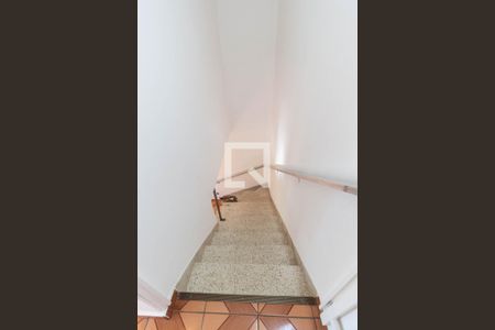 Escada de casa para alugar com 2 quartos, 200m² em Vila Celeste, São Paulo