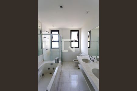 Apartamento à venda com 158m², 2 quartos e 2 vagasBanheiro da Suíte 2