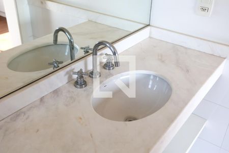 Apartamento à venda com 158m², 2 quartos e 2 vagasBanheiro da Suíte 1