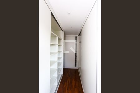 Apartamento à venda com 158m², 2 quartos e 2 vagasCloset da suíte 2