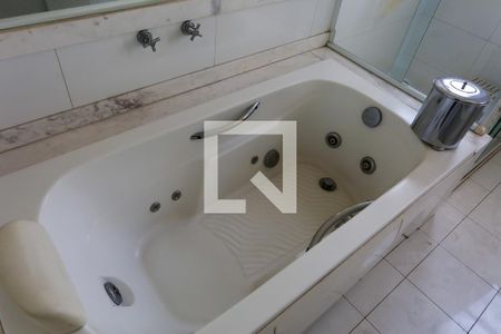 Apartamento à venda com 158m², 2 quartos e 2 vagasBanheiro da Suíte 2