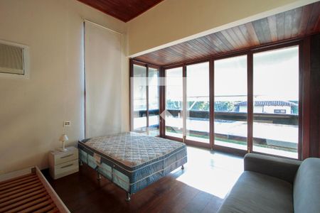 Sala de TV de casa de condomínio para alugar com 4 quartos, 450m² em Itanhangá, Rio de Janeiro