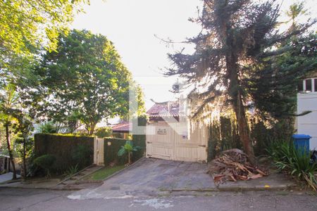 Casa de condomínio para alugar com 450m², 4 quartos e 1 vagaFachada