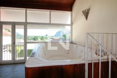 Casa de condomínio para alugar com 450m², 4 quartos e 1 vagaHidromassagem + Sauna