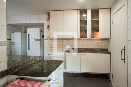 Casa de condomínio para alugar com 450m², 4 quartos e 1 vagaCozinha