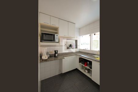 Casa de condomínio para alugar com 450m², 4 quartos e 1 vagaCozinha