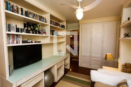 Apartamento à venda com 157m², 3 quartos e 4 vagasSala de TV