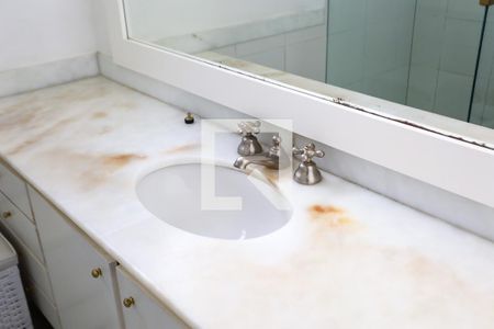 Apartamento à venda com 157m², 3 quartos e 4 vagasBanheiro