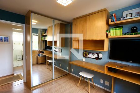 Apartamento à venda com 157m², 3 quartos e 4 vagasquarto 2
