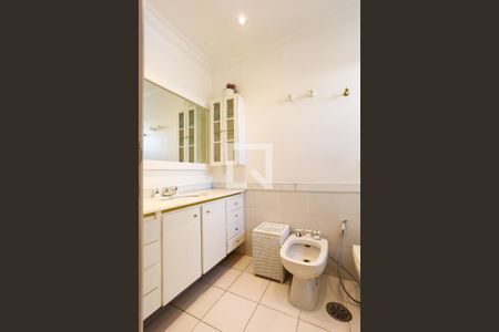 Apartamento à venda com 157m², 3 quartos e 4 vagasBanheiro da Suíte 1