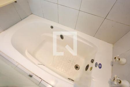 Apartamento à venda com 157m², 3 quartos e 4 vagasBanheiro da Suíte 1