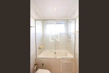 Apartamento à venda com 157m², 3 quartos e 4 vagasBanheiro da Suíte 1