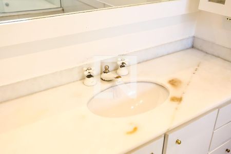 Apartamento à venda com 157m², 3 quartos e 4 vagasBanheiro da Suíte 1