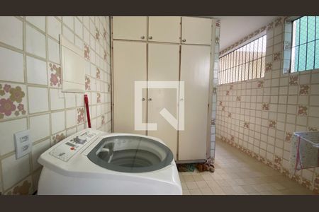 Apartamento à venda com 141m², 3 quartos e 2 vagas Apartamento à venda com 141m², 3 quartos e 2 vagasÁrea de Serviço