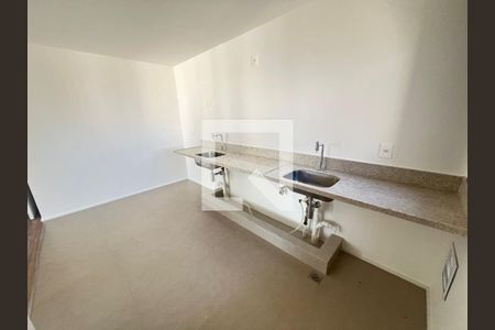 Apartamento à venda com 73m², 2 quartos e 2 vagasCozinha e Área de Serviço