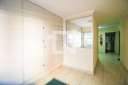 Apartamento para alugar com 70m², 2 quartos e sem vagaHall social