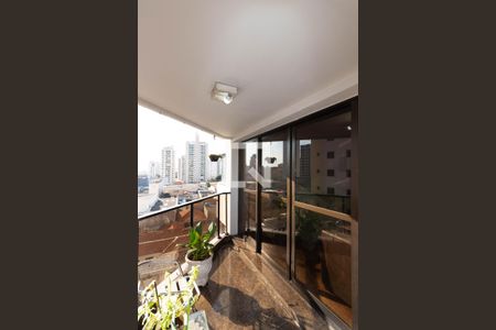 Apartamento à venda com 150m², 3 quartos e 2 vagasVaranda