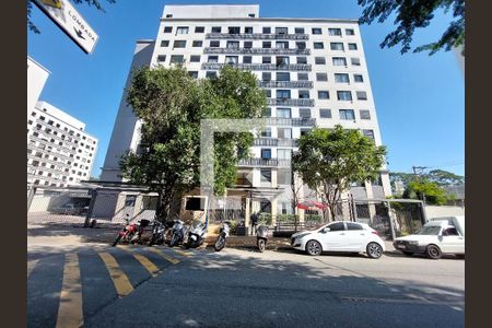 Apartamento à venda com 35m², 2 quartos e sem vaga Apartamento à venda com 35m², 2 quartos e sem vagaFachada