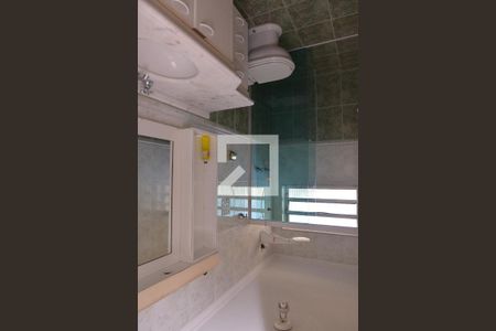 Casa à venda com 256m², 3 quartos e 3 vagasBanheiro 1