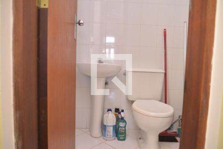 Casa à venda com 256m², 3 quartos e 3 vagasBanheiro de serviço