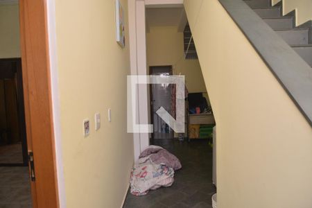 Casa à venda com 256m², 3 quartos e 3 vagasEscada